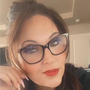 Meet your Posher, Tina